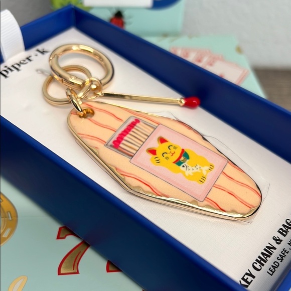 Piper K MatchBox | Maneki Neko - Lucky Fortune Cat Bag Charm ✨🐦🔥 - Picture 3 of 6
